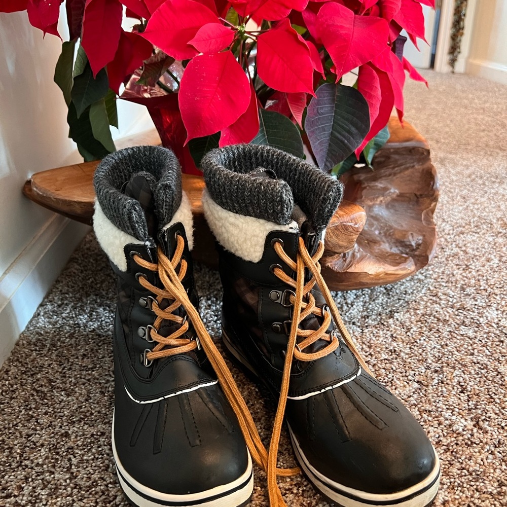 Winter boots. Size 7.5 ALEADER Women's Fashion Waterproof Winter Snow Boots